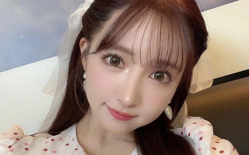 Mikami Yua sinh ngày 16 tháng 8 năm 1993 và đang là một trong những ngôi sao sáng nhất trong giới những diễn viên JAV tại xứ sở mặt trời mọc.