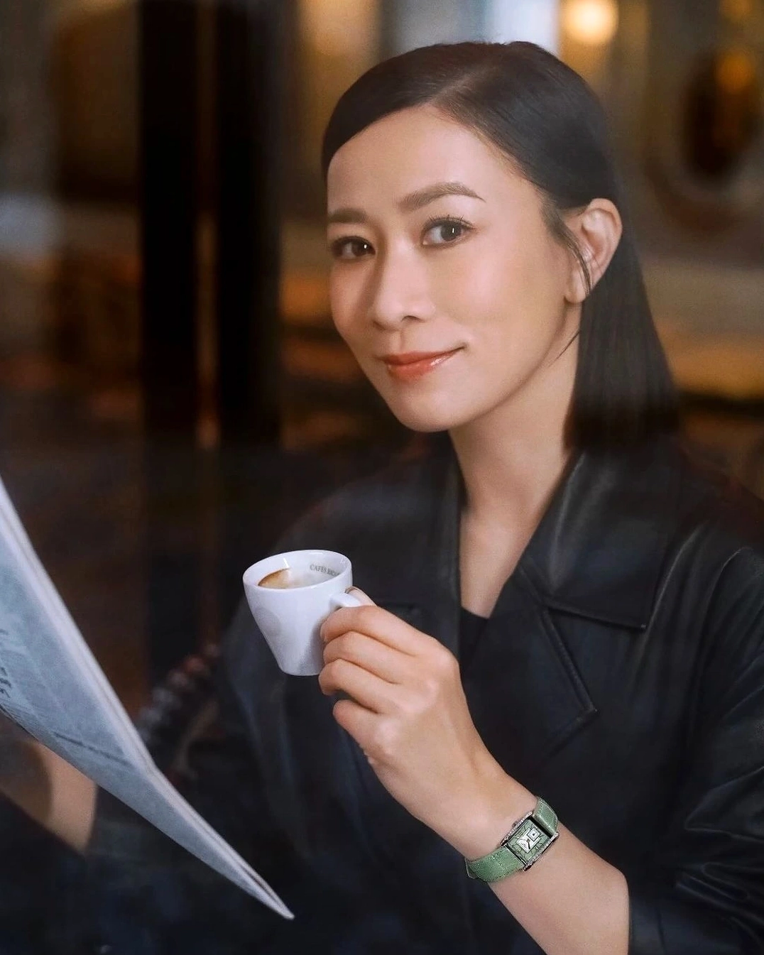 Nét đẹp thanh lịch, quyến rũ của Xà Thi Mạn ở mọi góc nhìn