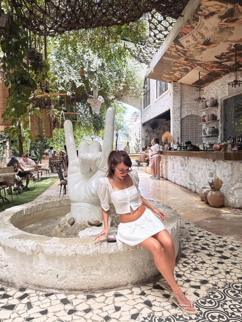 hình ảnh nổi bật phương ly bikini