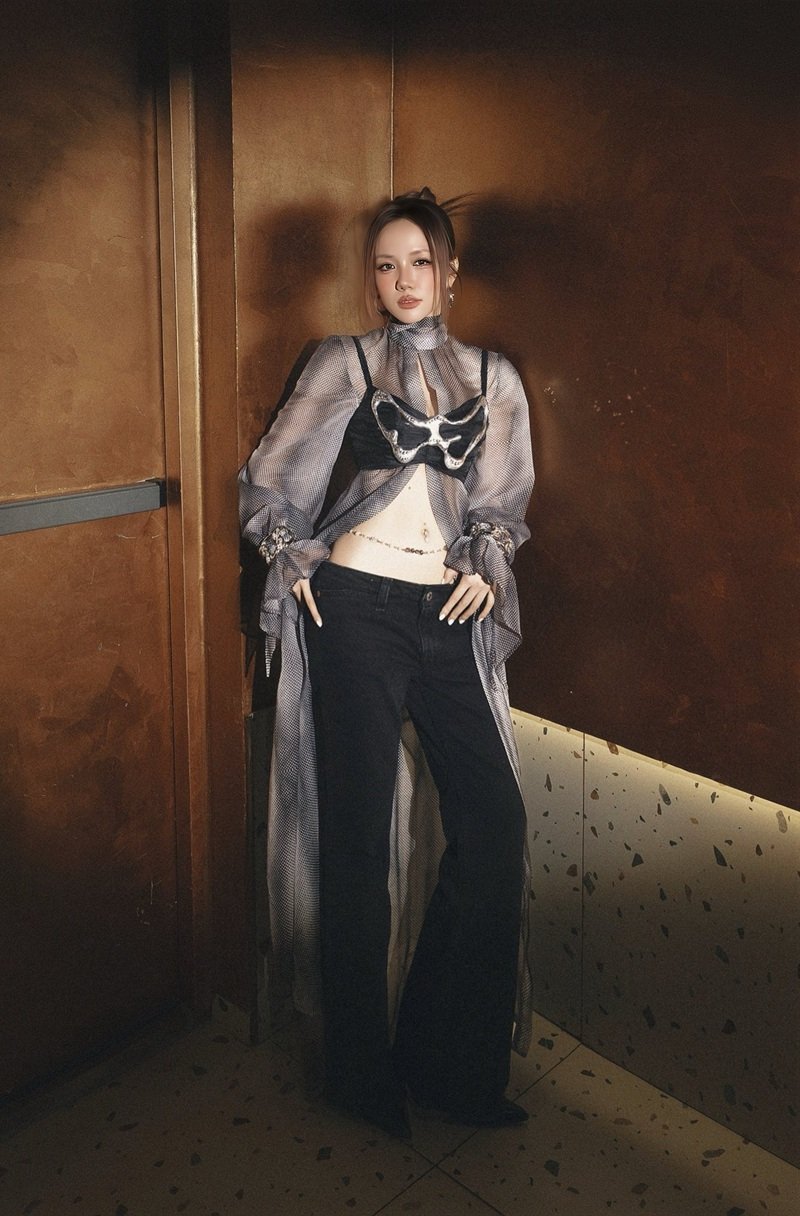 phương ly bikini năng động mùa hè