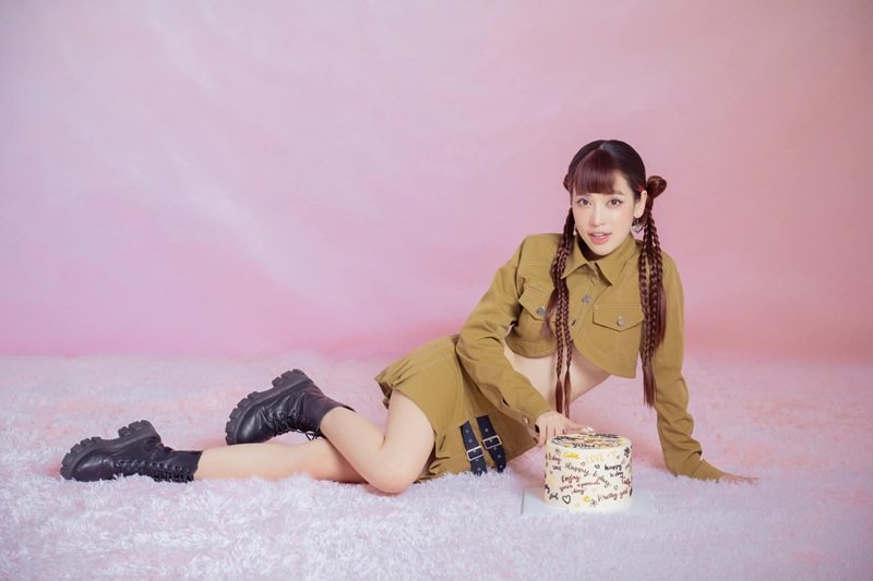 puka bikini thu hút mọi ánh nhìn