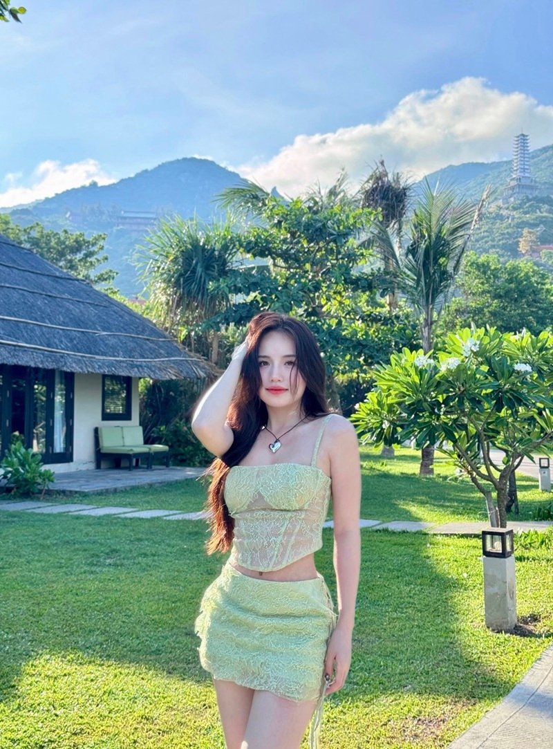 thị nhung mặc bikini 33