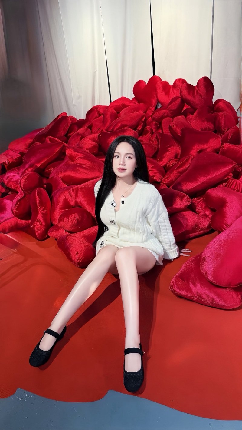 thị nhung mặc bikini 37