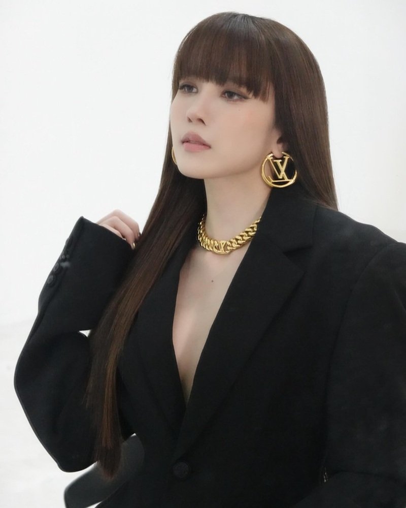 Thiều Bảo Trâm body bikini cực phẩm