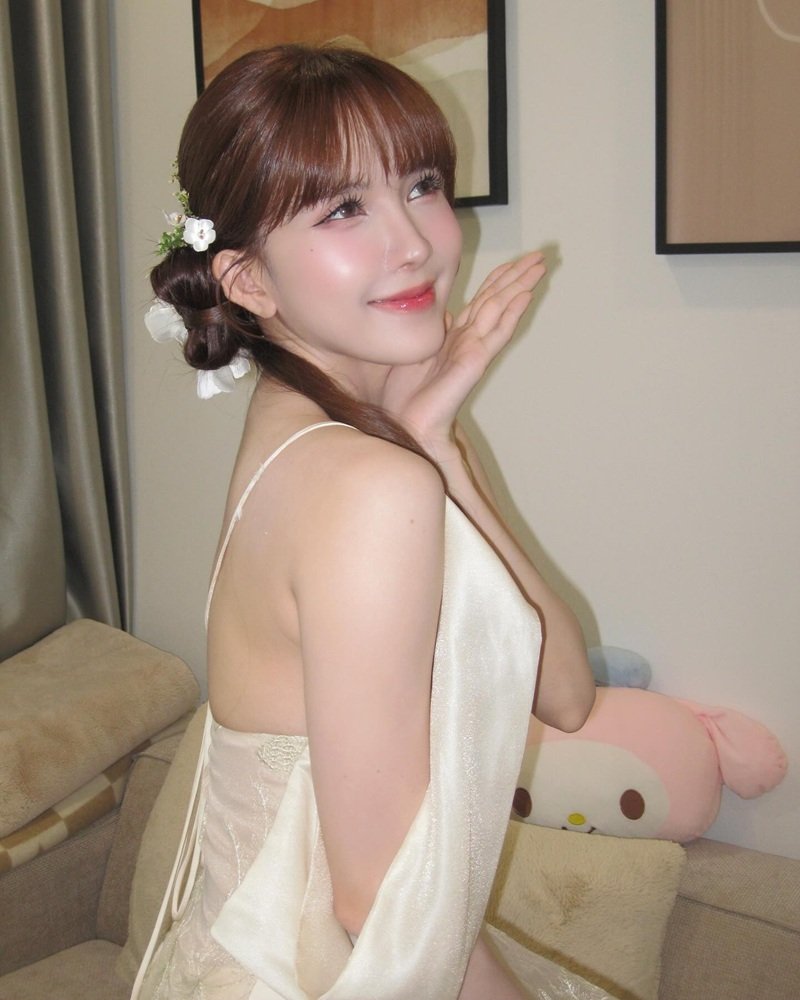 Thiều Bảo Trâm bikini quyến rũ nhất 2025