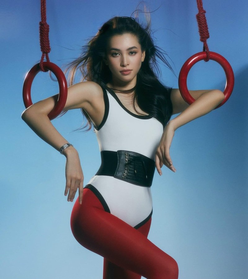 tiểu vy bikini​​ 2