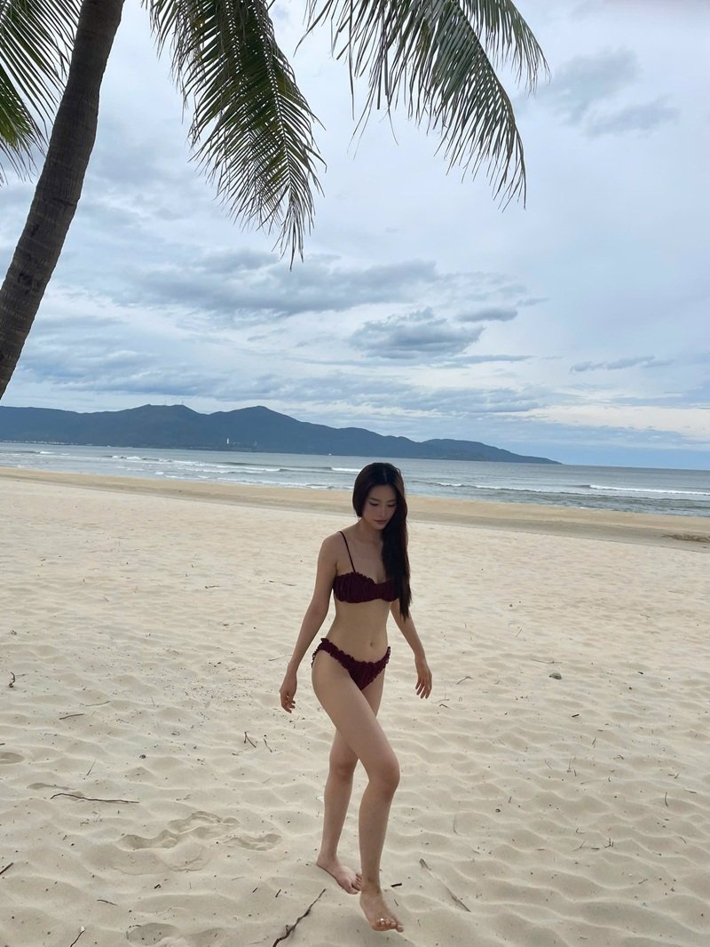 tiểu vy bikini​​ 34