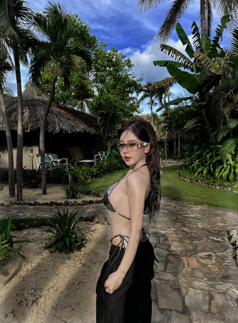 trần huyền châu sexy​​ 28