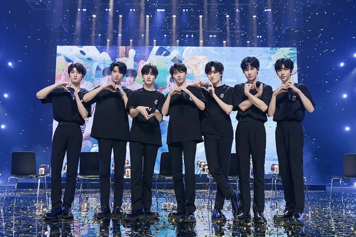 Trương Chân Nguyên: Idol cao nhất TNT, 12 tuổi vào TF Family, được Bạch Lộc cứu - Hình 5