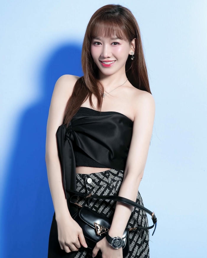Ảnh Hari Won trong trang phục bikini duyên dáng