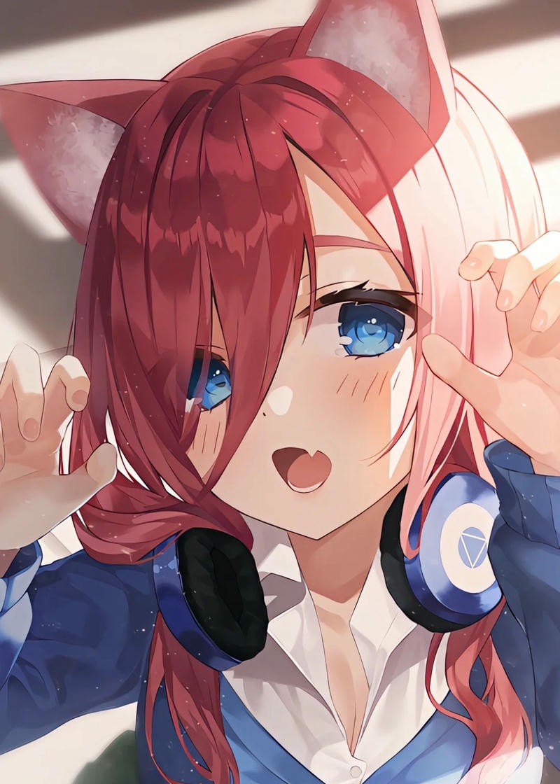 Ảnh Miku Nakano anime với diện mạo cuốn hút