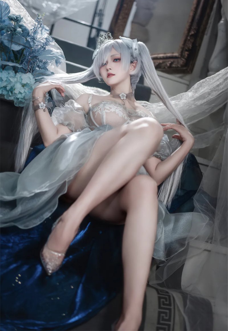 Ảnh sexy anime cosplay hồng neon nổi bật