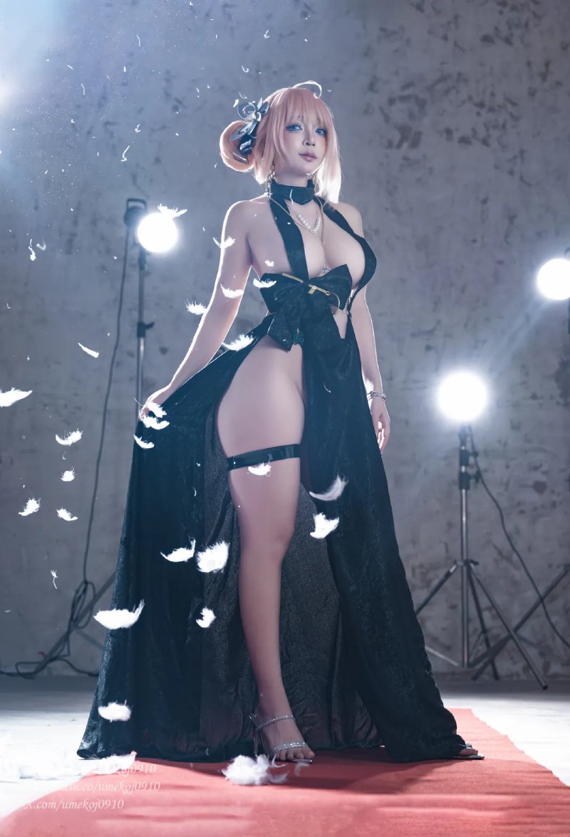Ảnh sexy anime cosplay lưng chéo gợi tình