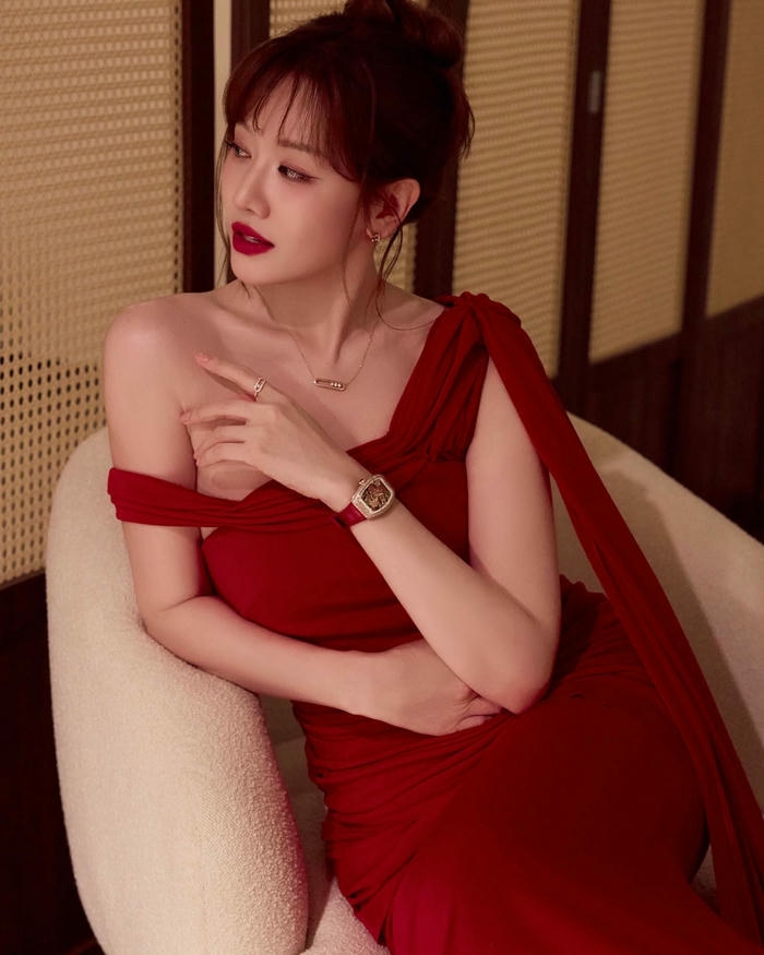 Hari Won Bikini với vẻ ngoài duyên dáng hài hòa