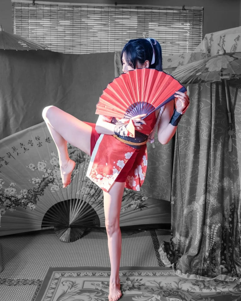 Hình Mai Shiranui hóa thân có thần thái cuốn hút