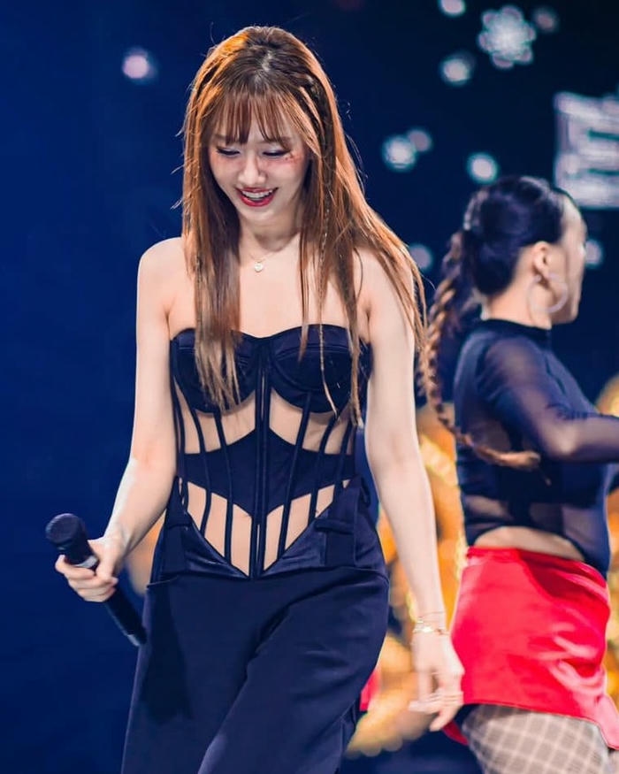 Hình ảnh Hari Won diện bikini đầy thần thái