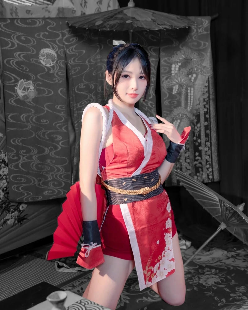 Mai Shiranui Cosplay có phong cách nữ tính ấn tượng