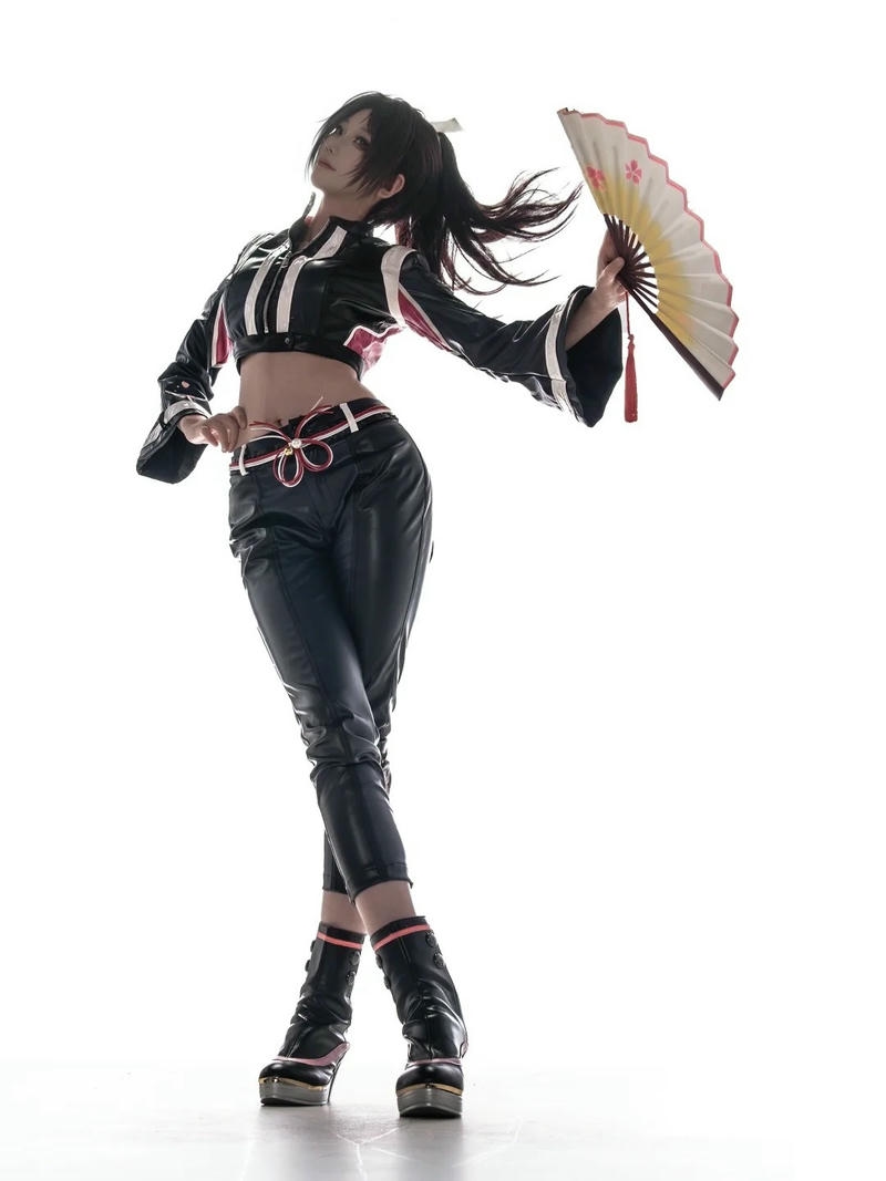 Mai Shiranui Cosplay mang diện mạo quyến rũ hài hòa