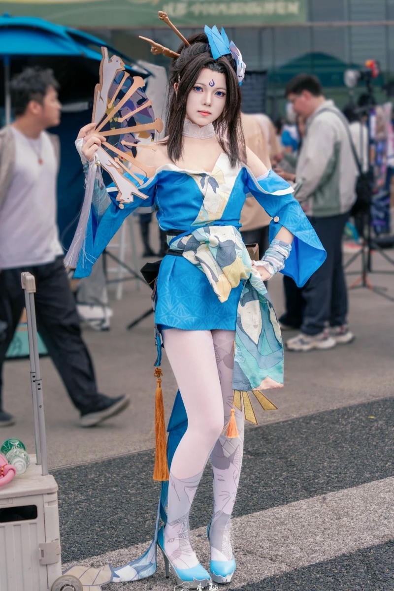 Mai Shiranui Cosplay với tạo hình sắc nét cuốn hút