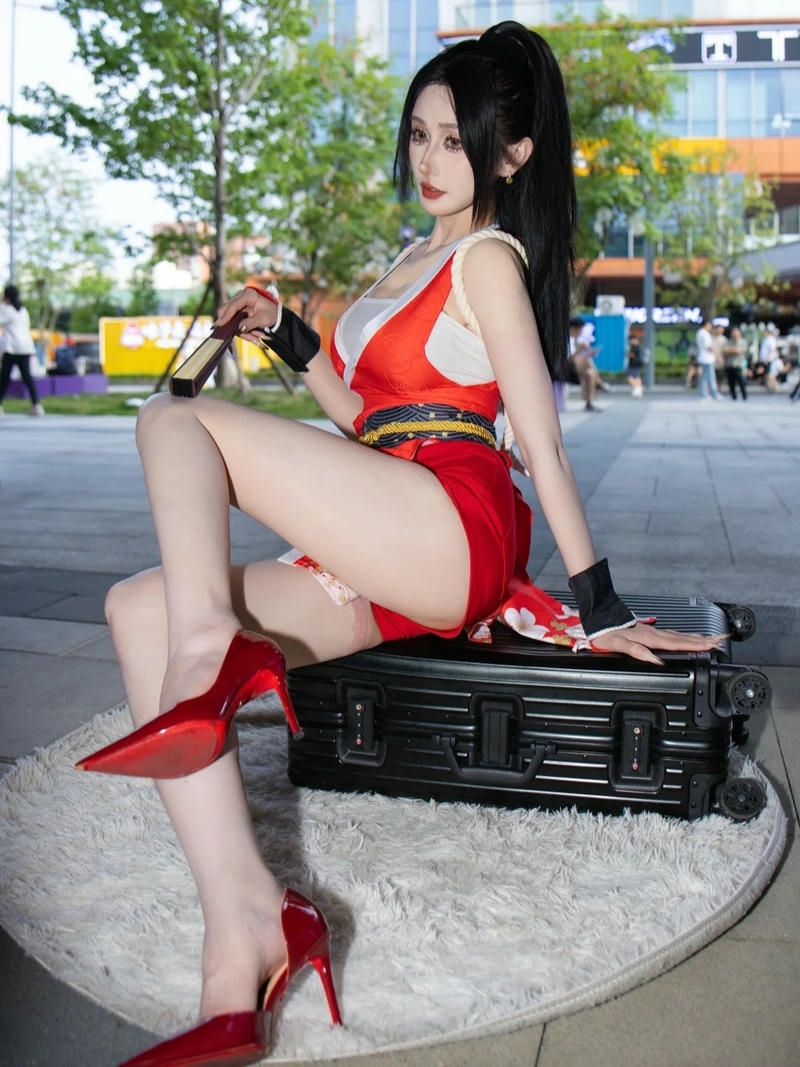 Mẫu hình Mai Shiranui cosplay có phong cách nữ tính