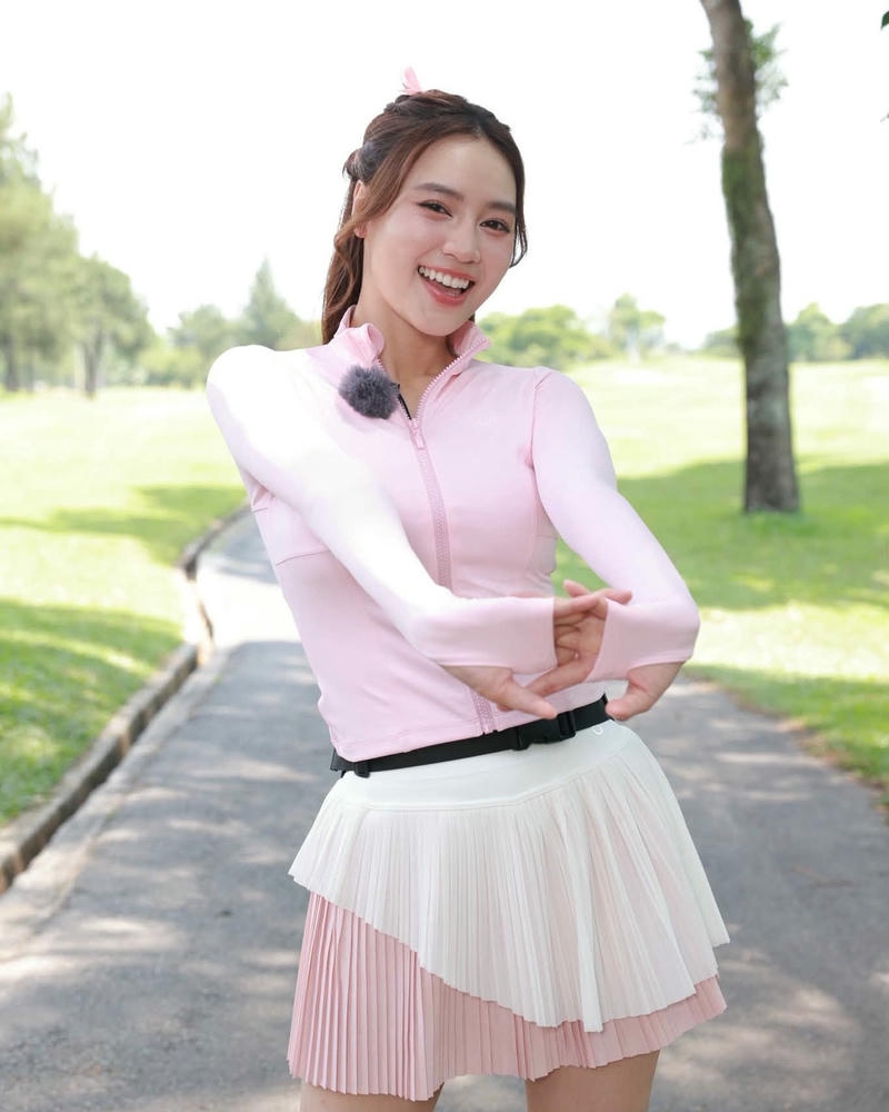 Ninh Dương Lan Ngọc sexy với diện mạo duyên dáng