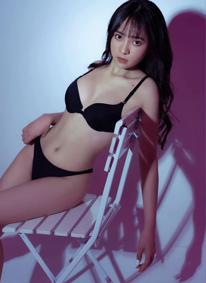 Vẻ đẹp nổi bật của gái Hàn Quốc mặc bikini trên bãi biển