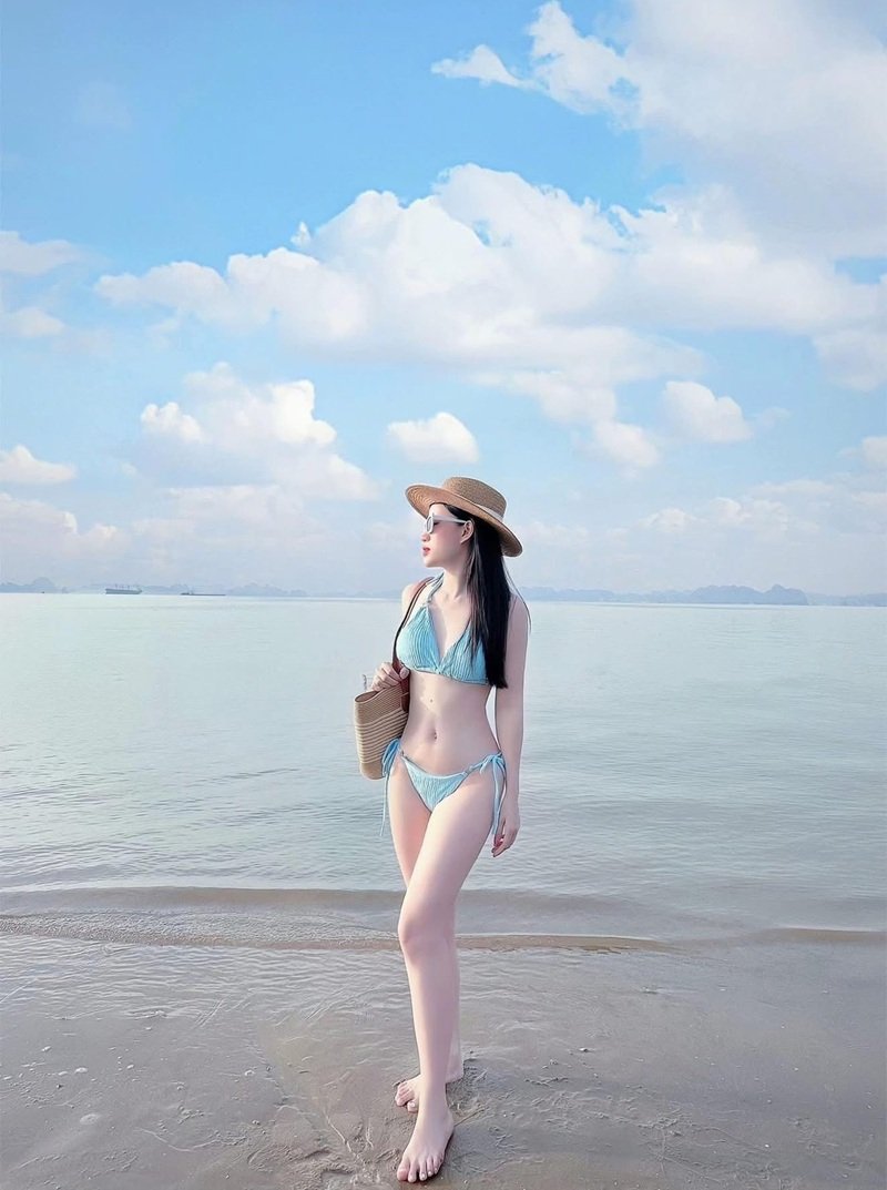 Nét đẹp trong sáng của gái Nhật khi mặc bikini