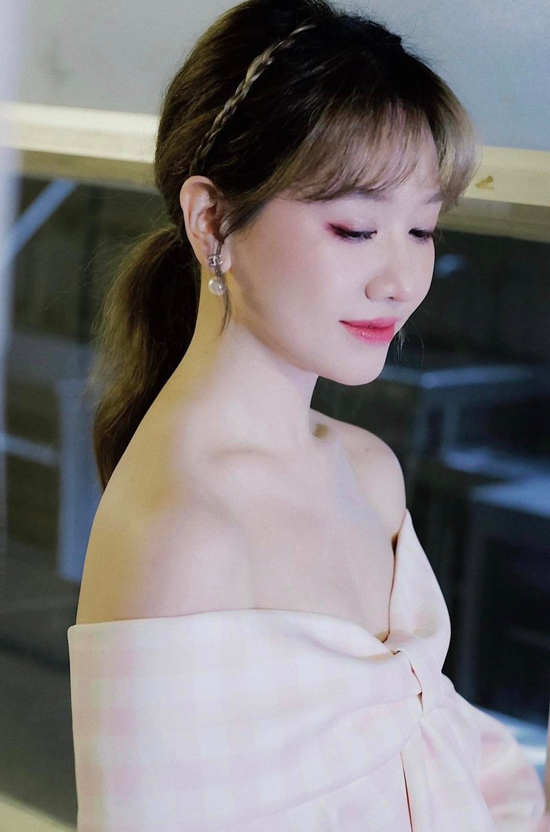 Hari won gây ấn tượng với phong cách bikini hiện đại