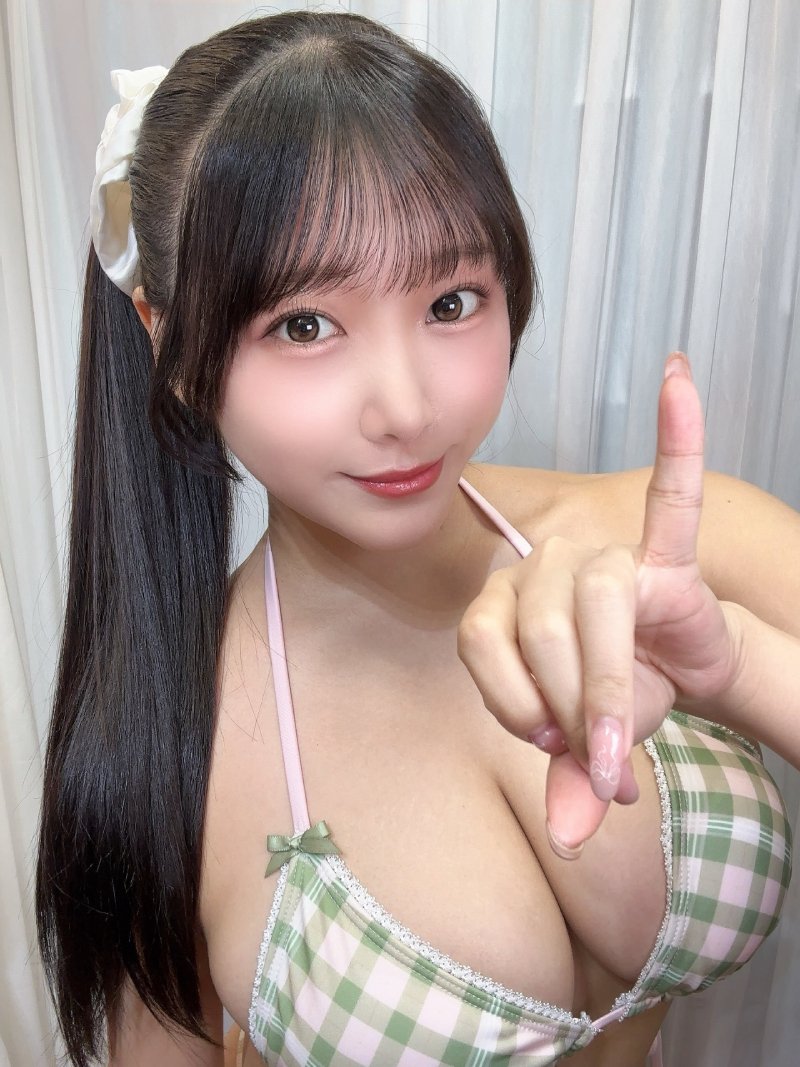 Hana Himesaki là ai 4