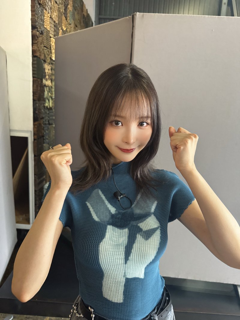 Kana Momonogi là ai 2