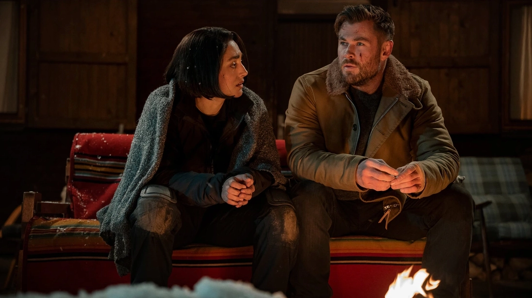 Chris Hemsworth với vai Tyler Rake trong phim hành động Extraction 2