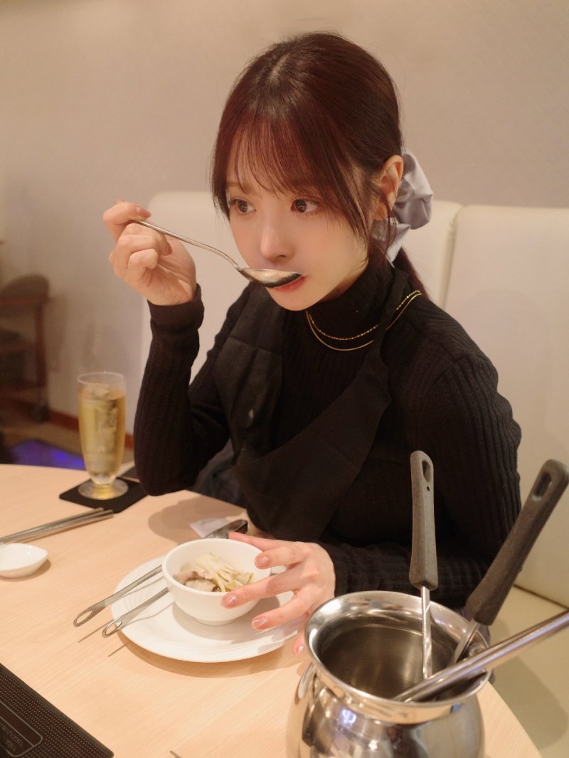 hình ảnh Kana Momonogi 4
