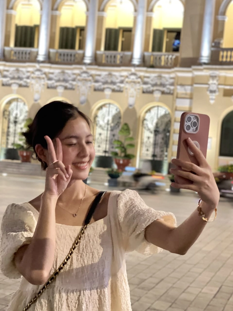 Mặt mộc đẹp không tỳ vết của nữ chính phim 4 tỷ view, có xứng là ngọc nữ thế hệ mới?