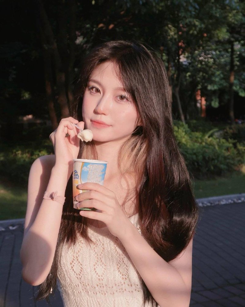 Ảnh girl xinh dễ thương làm hình nền