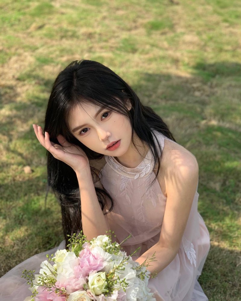 Ảnh girl xinh với ánh mắt long lanh