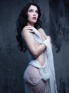 Evelyn Claire là ai: Giải mã sức hút của nữ streamer 18+ đình đám 2026