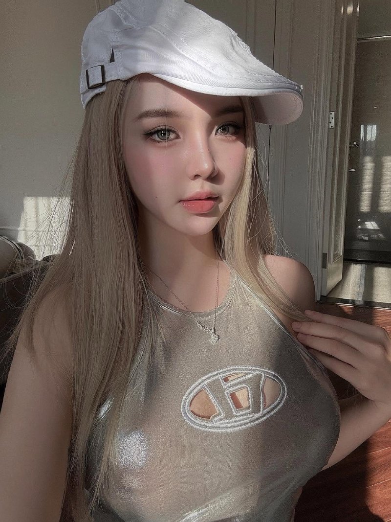 Trần Huyền Châu Là Ai 2