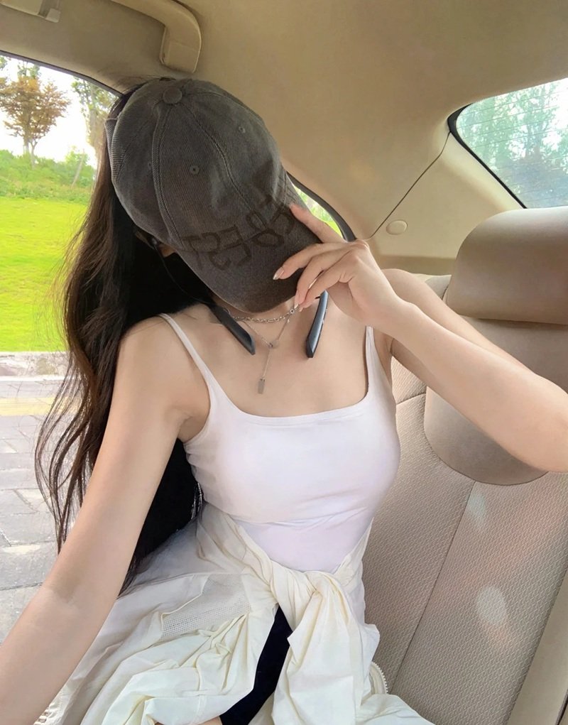 Avatar nữ che mặt người thật cho Zalo