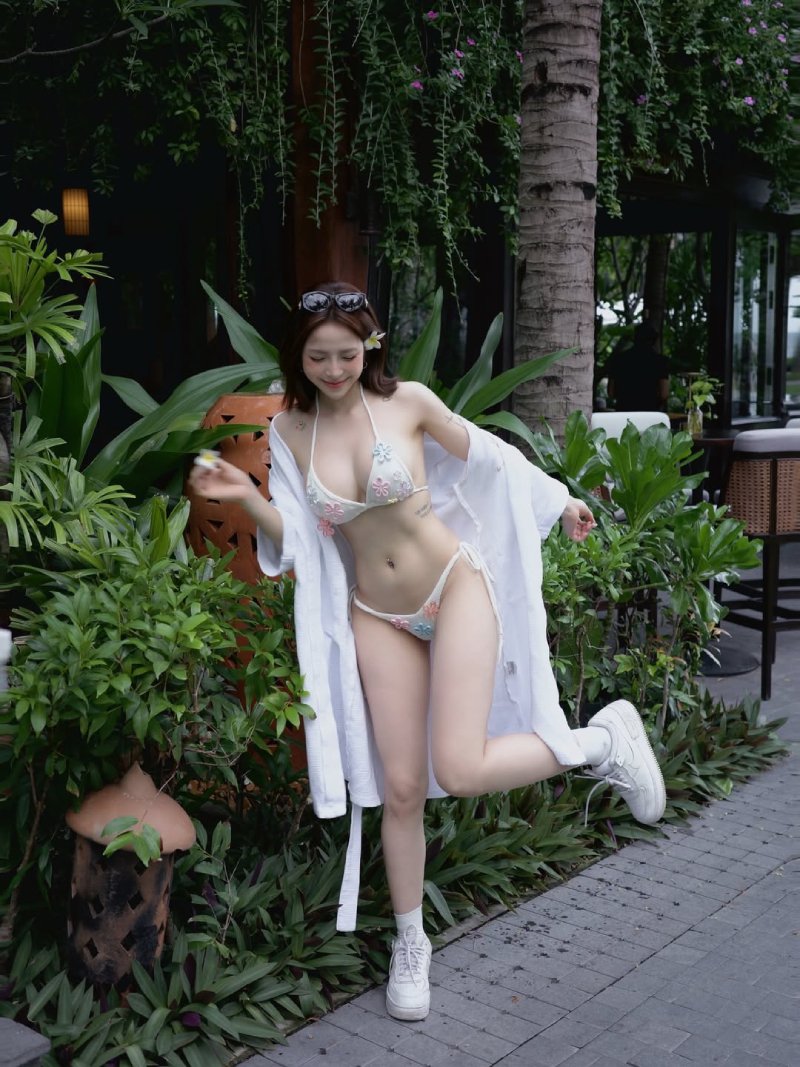 Ảnh bikini lọt khe chất lượng cao cực nét