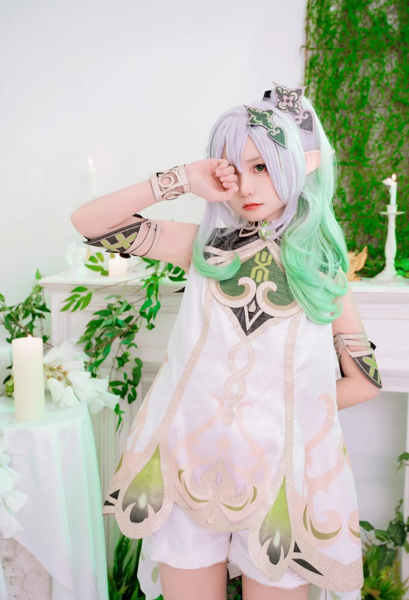 Genshin Impact cosplay nữ thần
