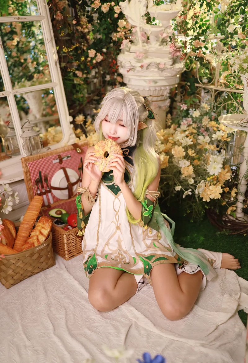 Ảnh Cosplay Nahida cực cuốn hút