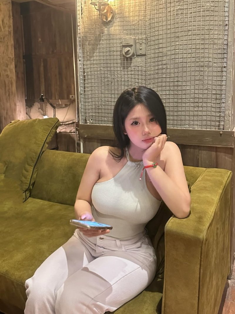 Ảnh gái đẹp sắc nét độ phân giải cao