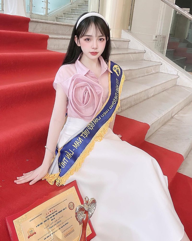 hình ảnh Trần Huyền Châu 7