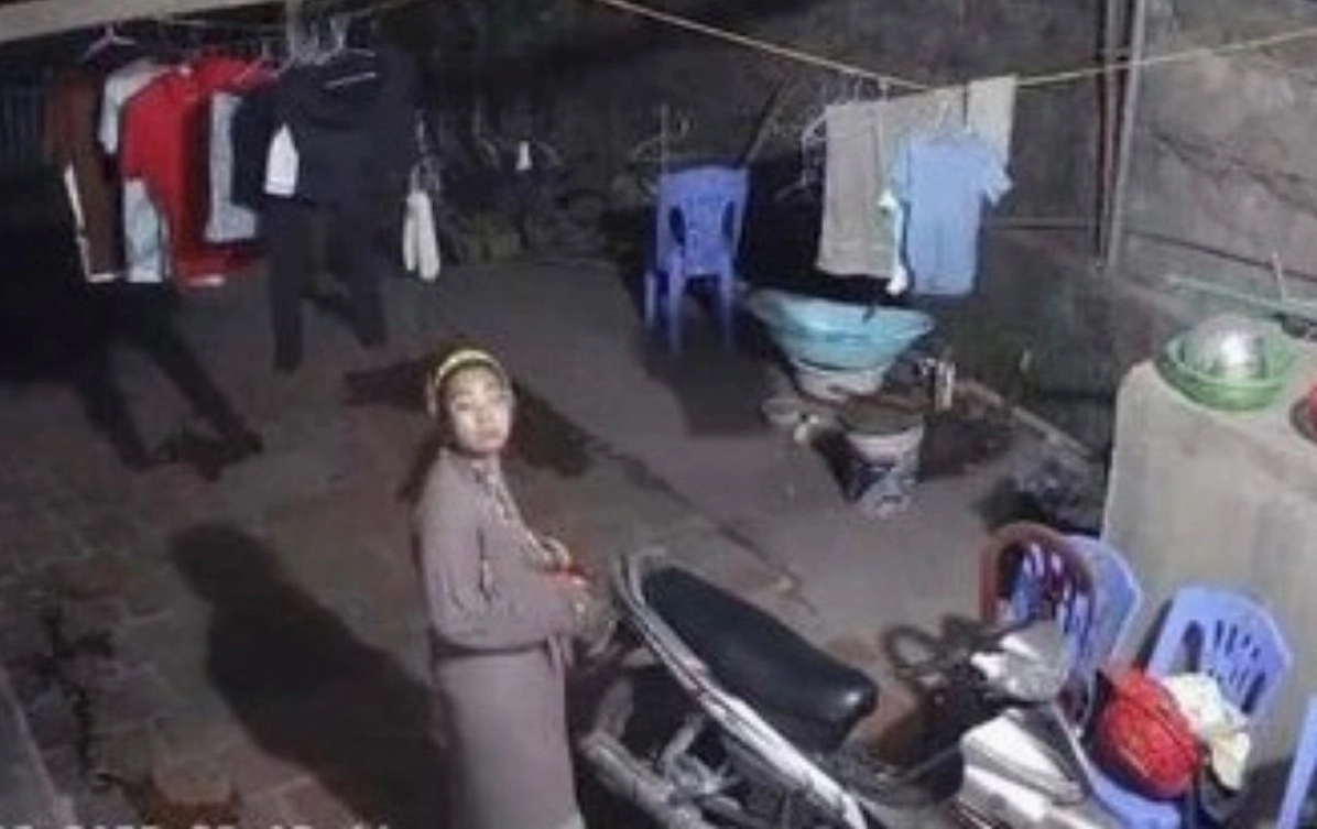 Hình ảnh liên quan đến vụ trộm cắp của Bella