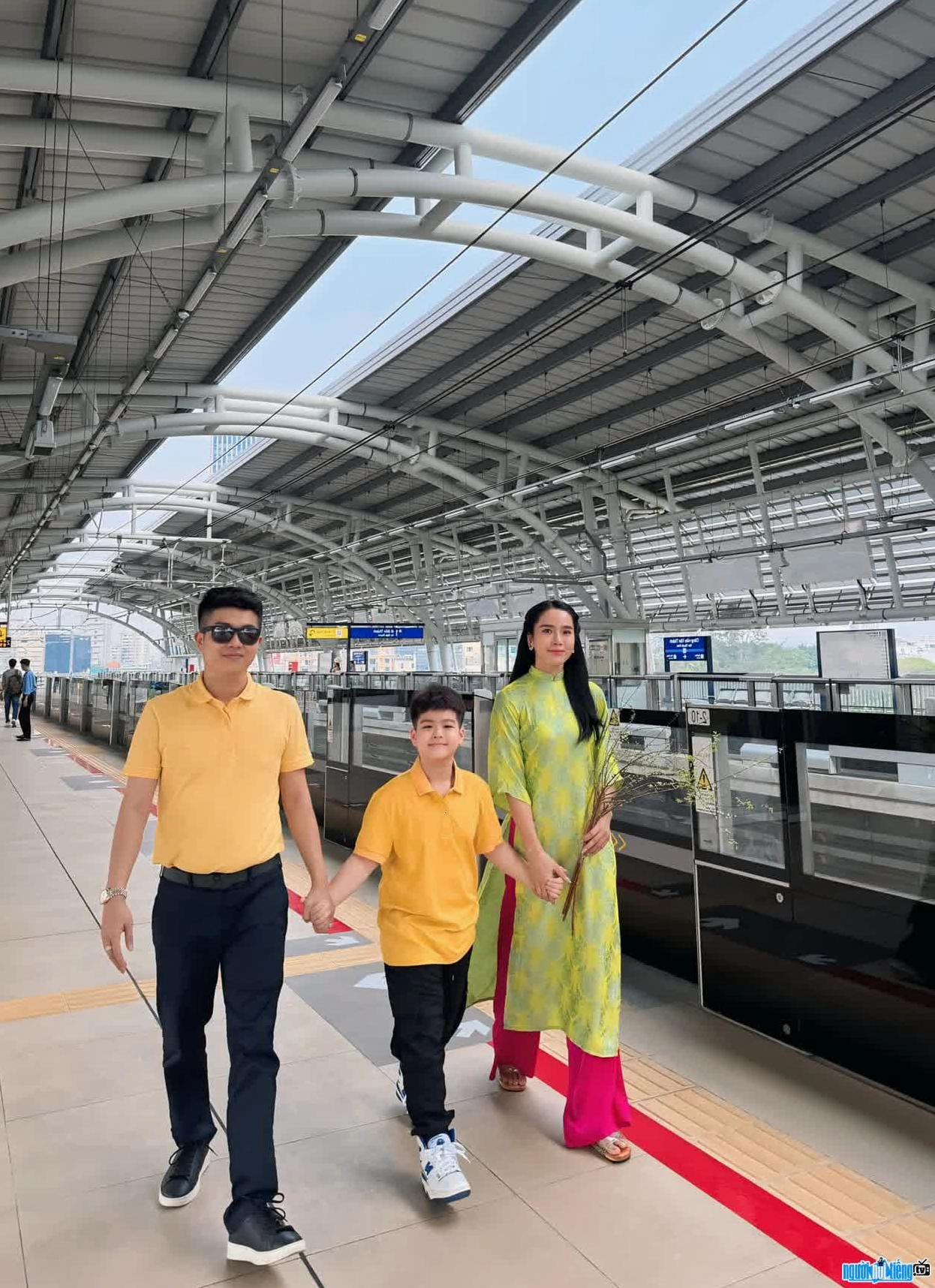 HÌnh ảnh Ngô Nguyễn Phúc Bửu Lộc cùng con trai và Bella Mai