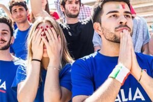 Azzurri đang chết dần trong sự thờ ơ của chính người Italia