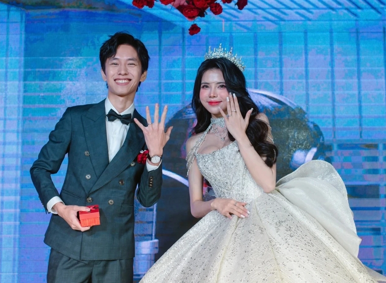 Mai Dora và chú rể Văn Tùng trong ngày cưới