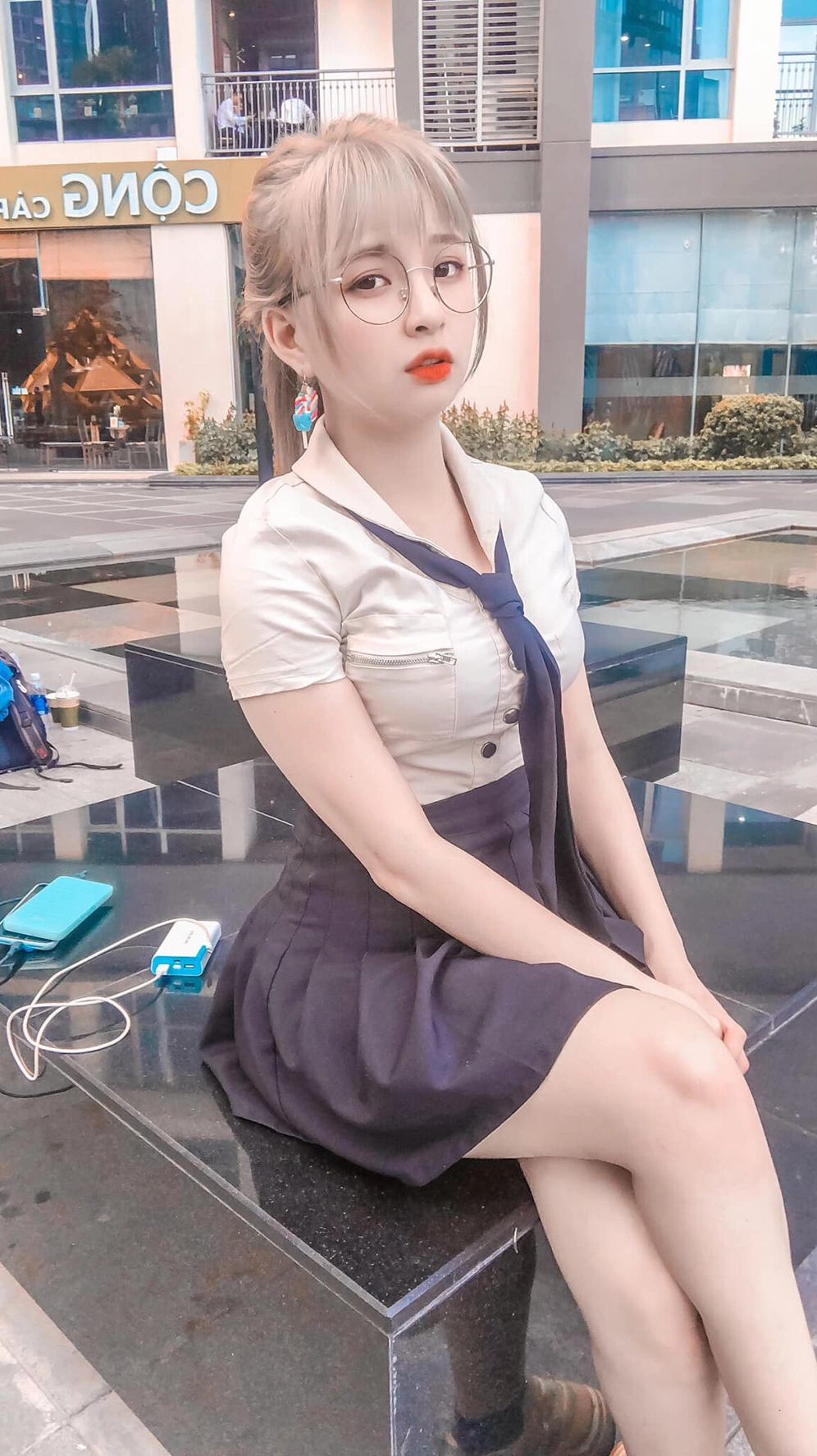 Thế nhưng, sự cố xảy ra bất ngờ khiến nữ streamer không kịp trở tay.