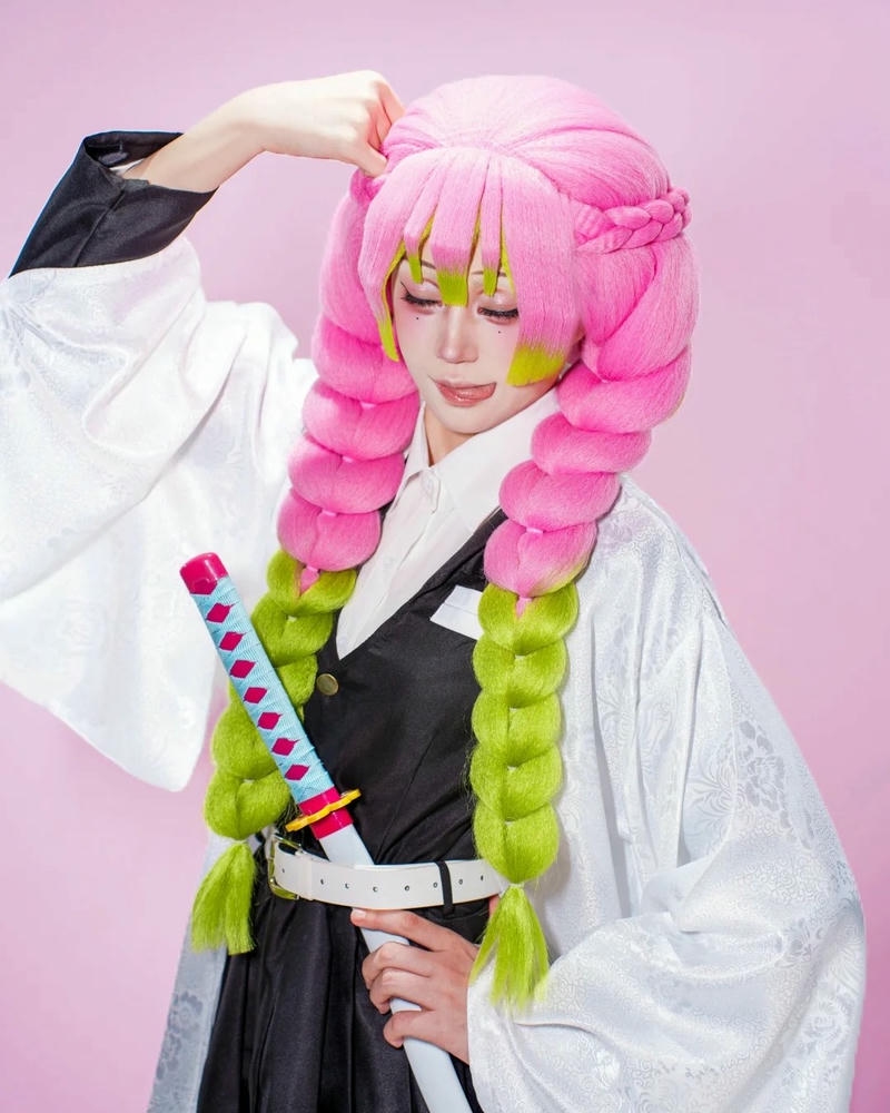 Cosplay Mitsuri cùng kiểu tóc đặc trưng đầy cuốn hút