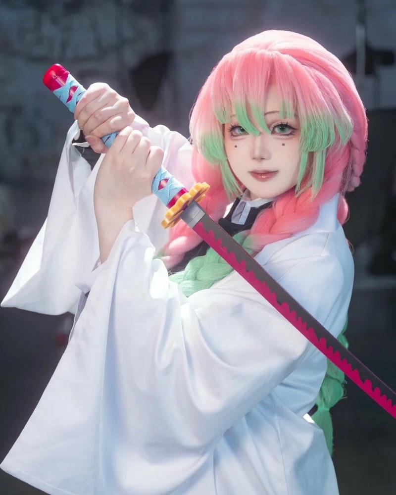 Cosplay Mitsuri mang vẻ ngoài trẻ trung và đáng yêu